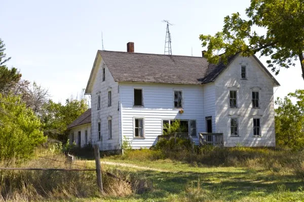  Foto de una casa fuera de la ciudad, la cual es patrimonio de familia de una pareja