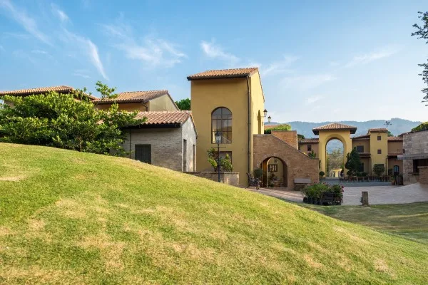 Fotografía de una zona residencial con diferentes casas en venta con servicio de Alfa Inmobiliaria México